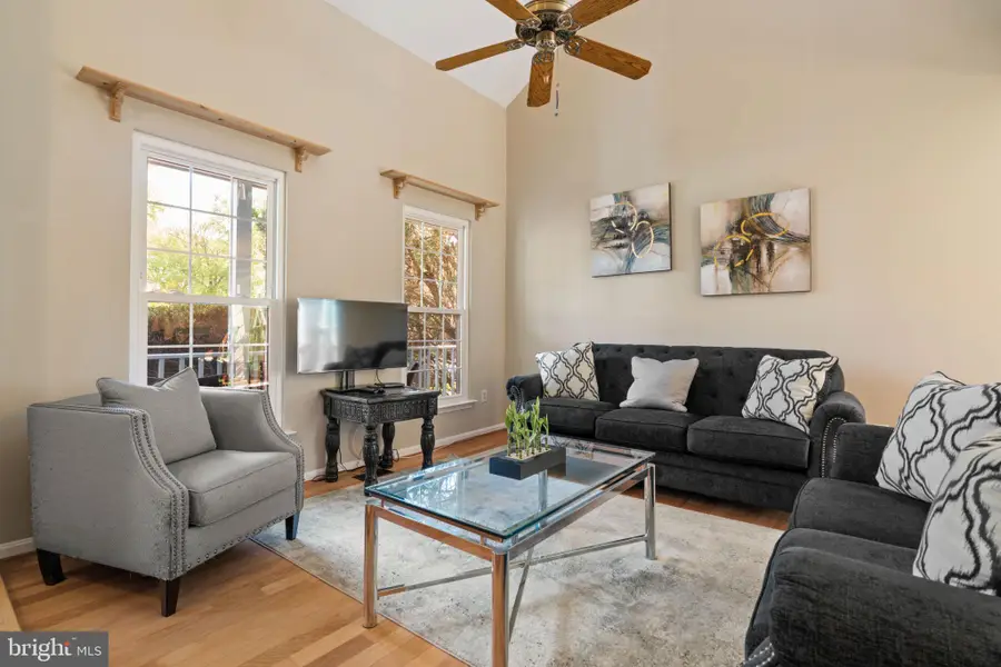 9011 Banyon Ridge Rd, Fairfax Station, VA 22039 - #3