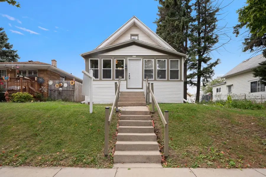 2219 S 59th St, West Allis, WI 53219 - Image #2