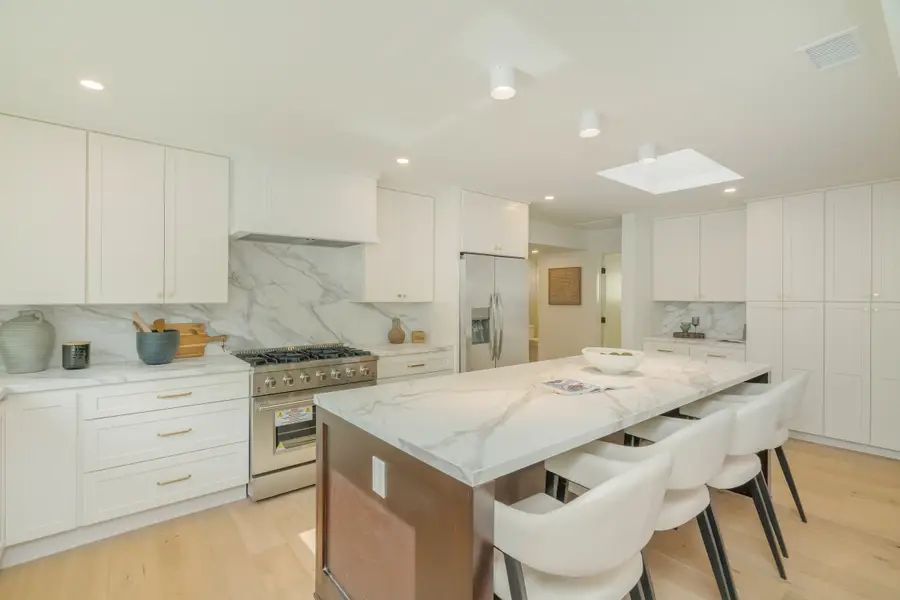 4210 Alcove Ave, Studio City, CA 91604 - #2