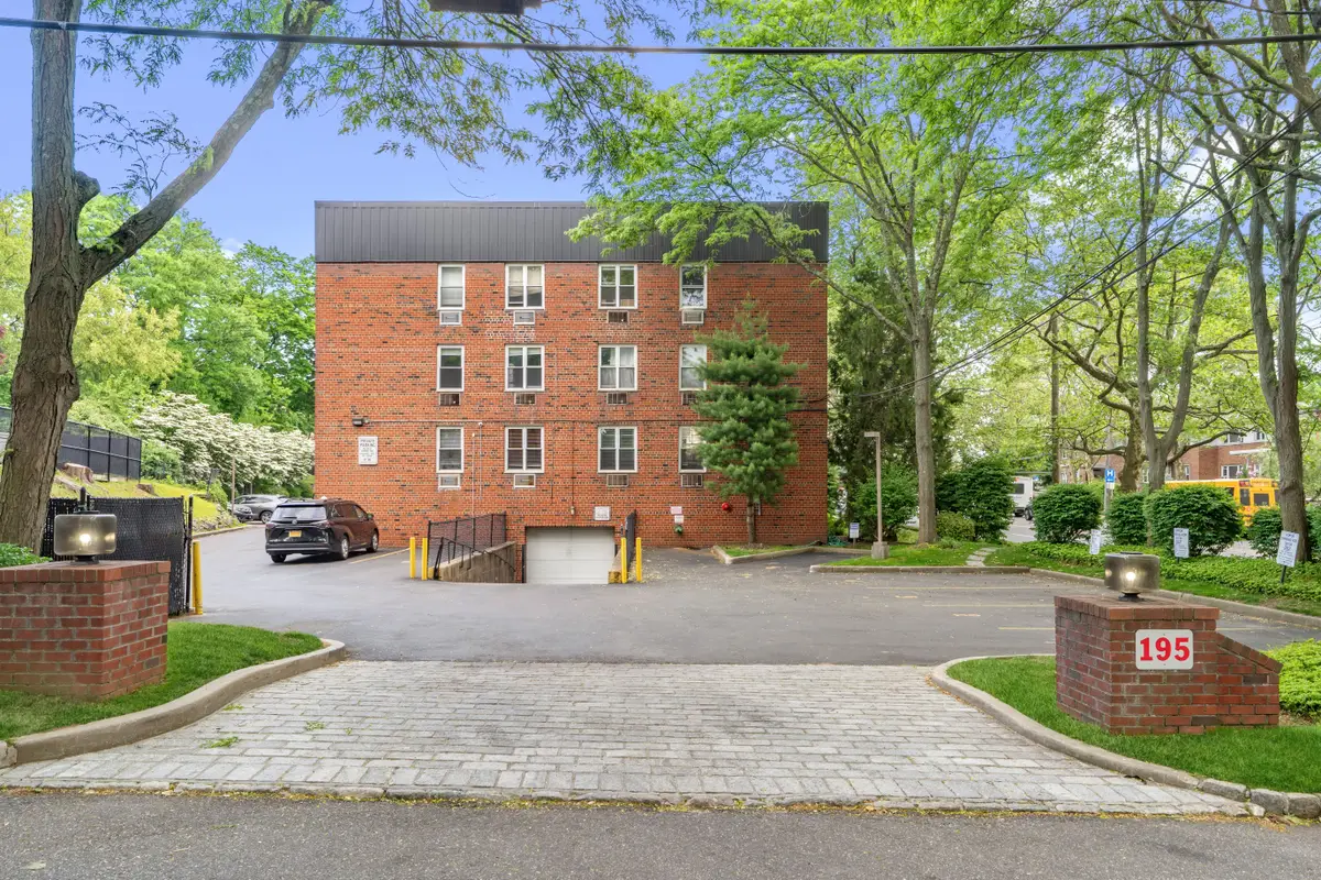 195 South Middle Neck Road #1F, Great Neck, NY 11021 - #1