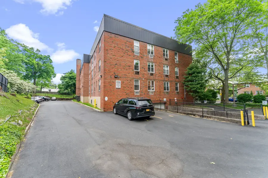 195 South Middle Neck Road #1F, Great Neck, NY 11021 - #3