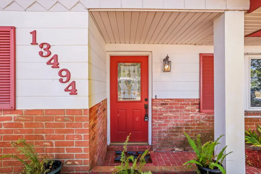 13494 Bellewood Avenue, Seminole, FL 33776 - Image #2