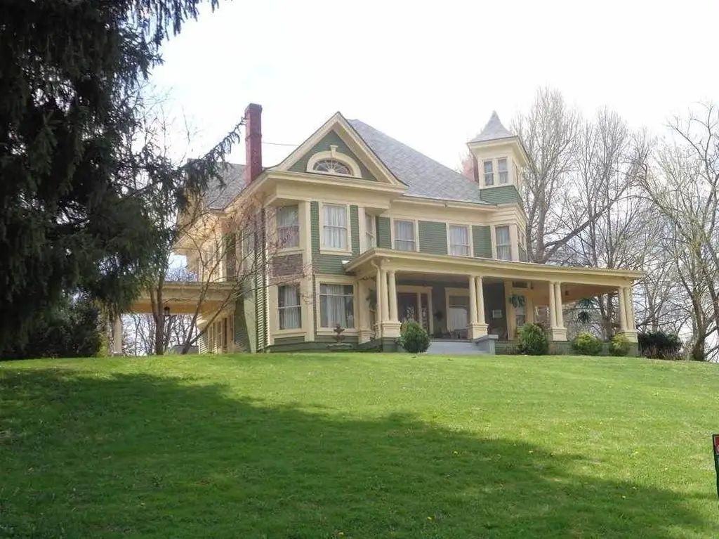 825 W 8 TH ST, Connersville, IN 47331 - #1