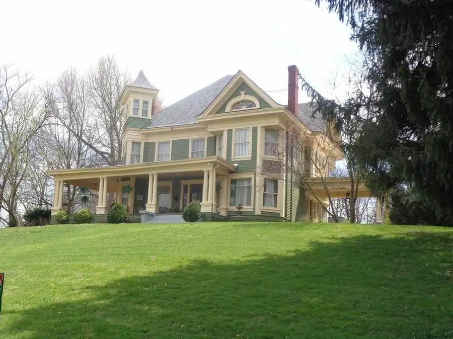 825 W 8 TH ST, Connersville, IN 47331 - #2