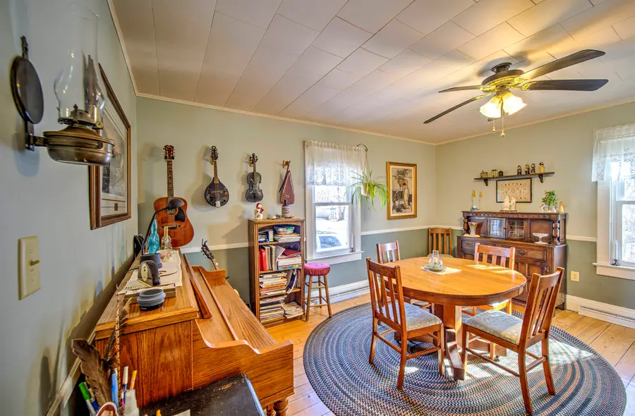 N916 COUNTY ROAD H, Fremont, WI 54940 - #2