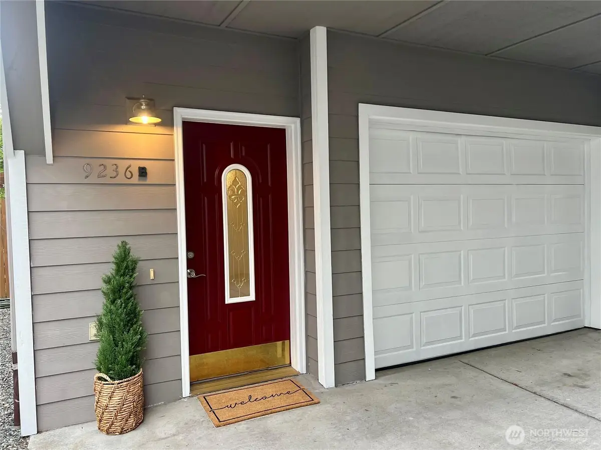 9236 Interlake Avenue N #B, Seattle, WA 98103 - #1