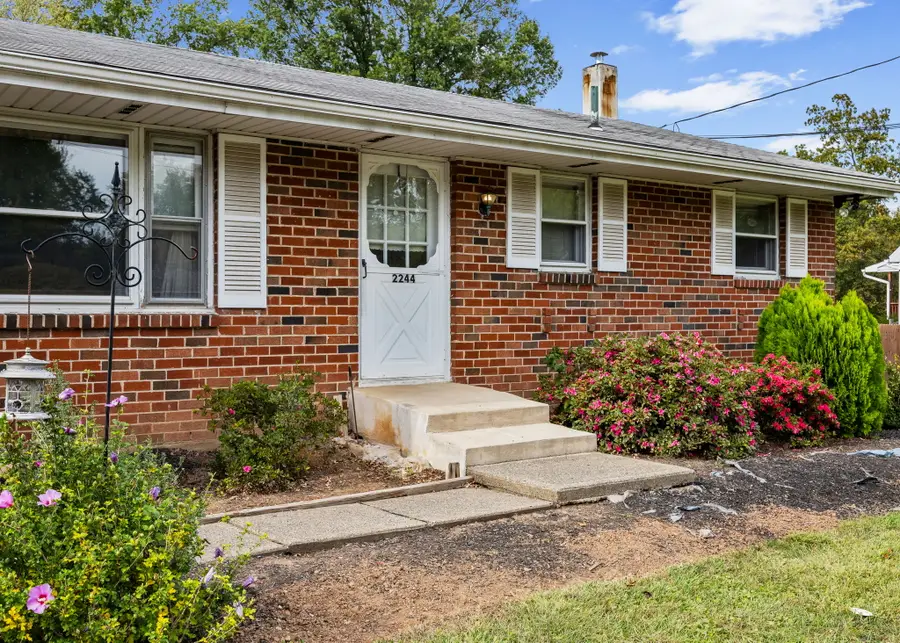 2244 Lenhart Rd, Colmar, PA 18915 - Image #2