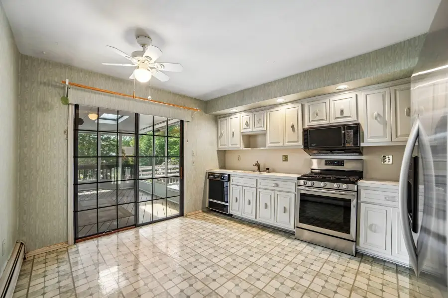 30 Tanglewood Dr, East Hanover, NJ 07936 - #2