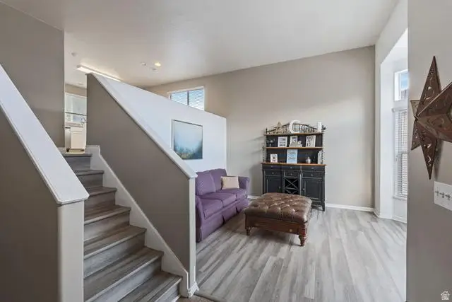 595 N Banbury Cir W, North Salt Lake, UT 84054 - #2