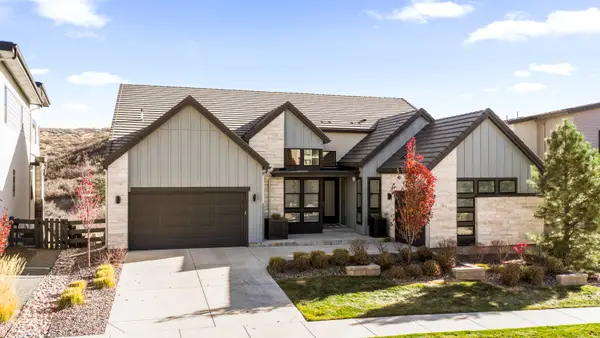 7162 Skygazer Street, Castle Pines, CO 80108