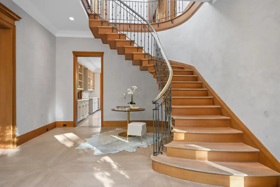 16 Martin Dale North, Greenwich, CT 06830 - #2