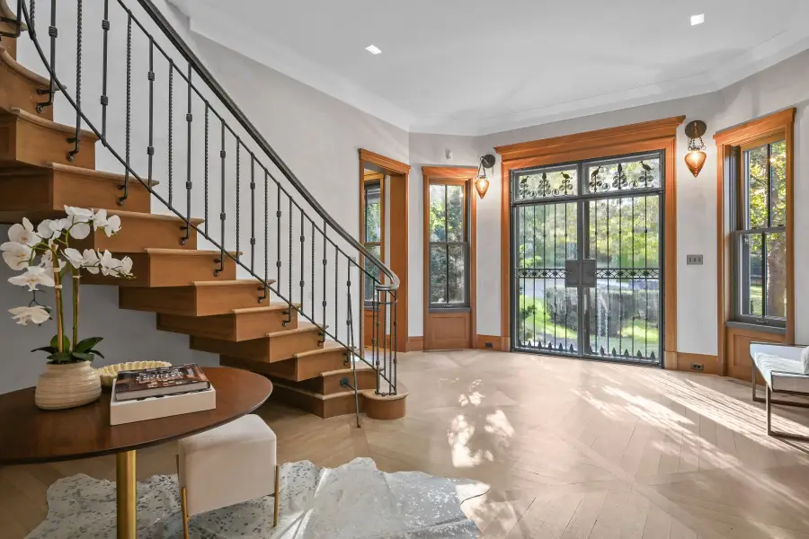 16 Martin Dale North, Greenwich, CT 06830 - #3