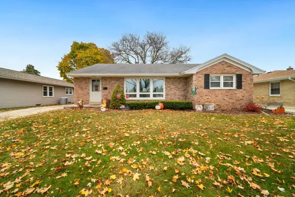 3722 Saint Clair St, Racine, WI 53402