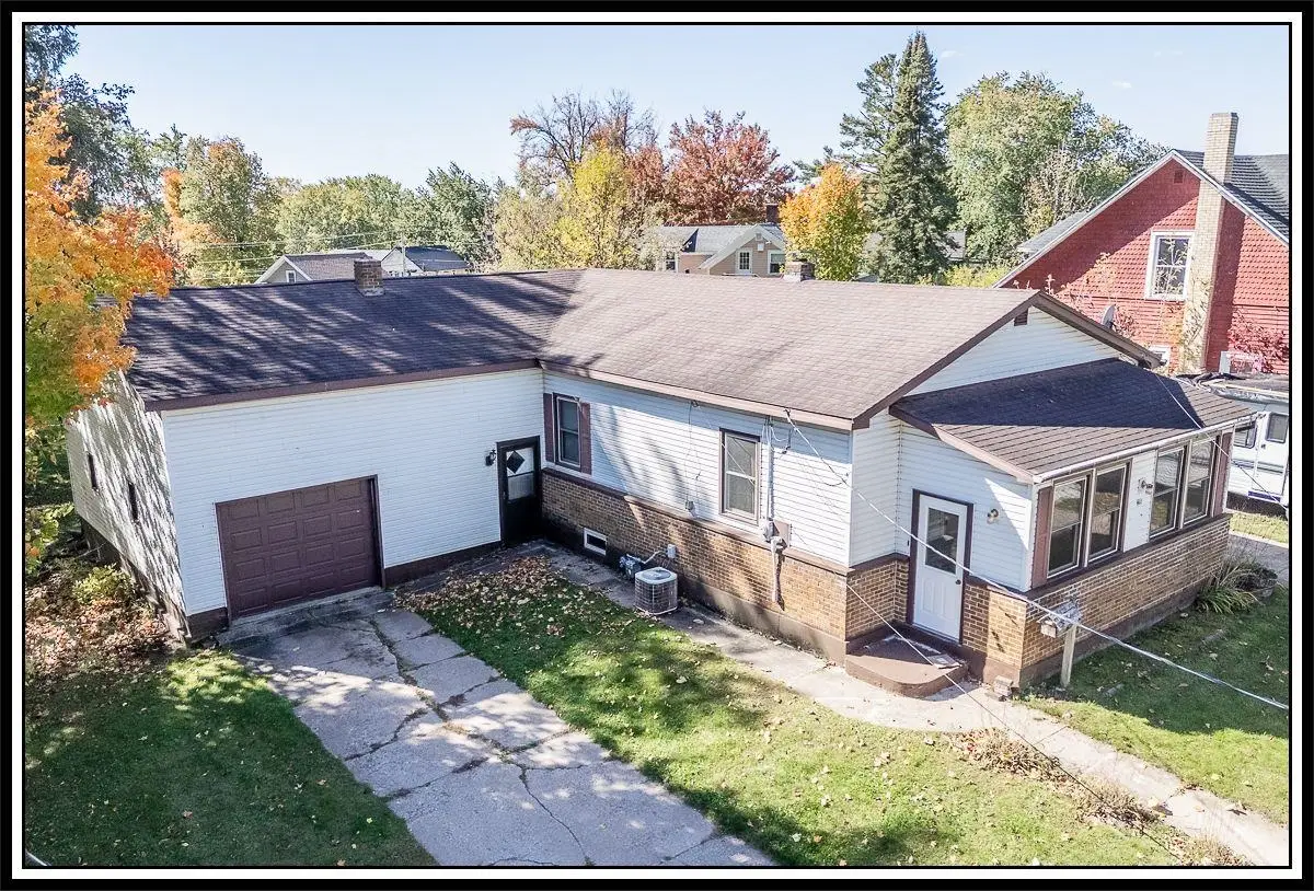 63 W 14TH STREET, Clintonville, WI 54929 - #1