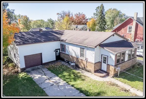 63 W 14TH STREET, Clintonville, WI 54929