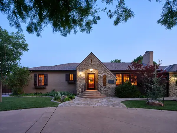 1802 Coventry Lane, Nichols Hills, OK 73120