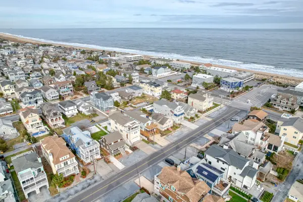 109 Central Blvd, BETHANY BEACH, DE 19930