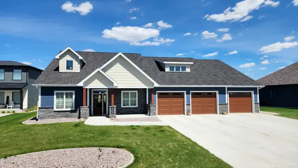 6209 Misty Waters Drive, Bismarck, ND 58503