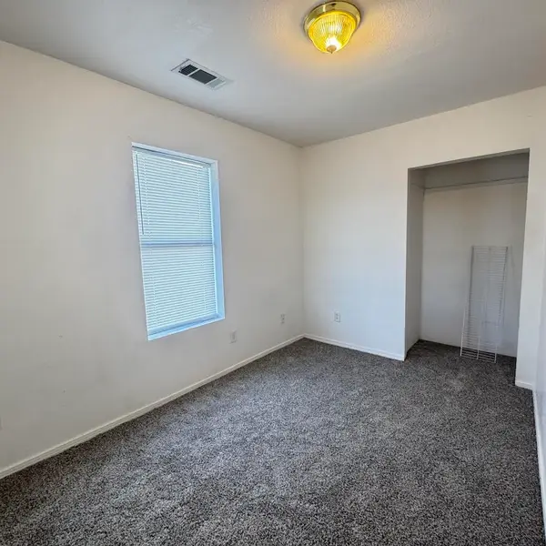 4029 Harmon Ln, Carlsbad, NM 88220