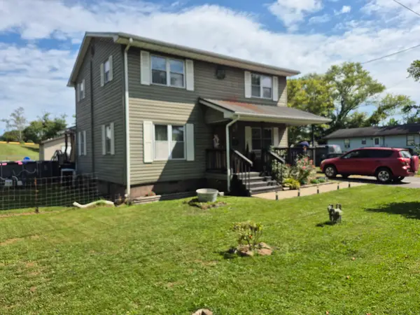 110 Pine Avenue, Oak Hill, WV 25901