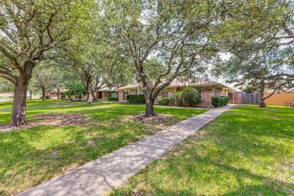 811 Saint Paul Court, Richardson, TX 75080 - #1
