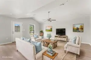 211 N Gladys St, Leesville, LA 71446 - #3