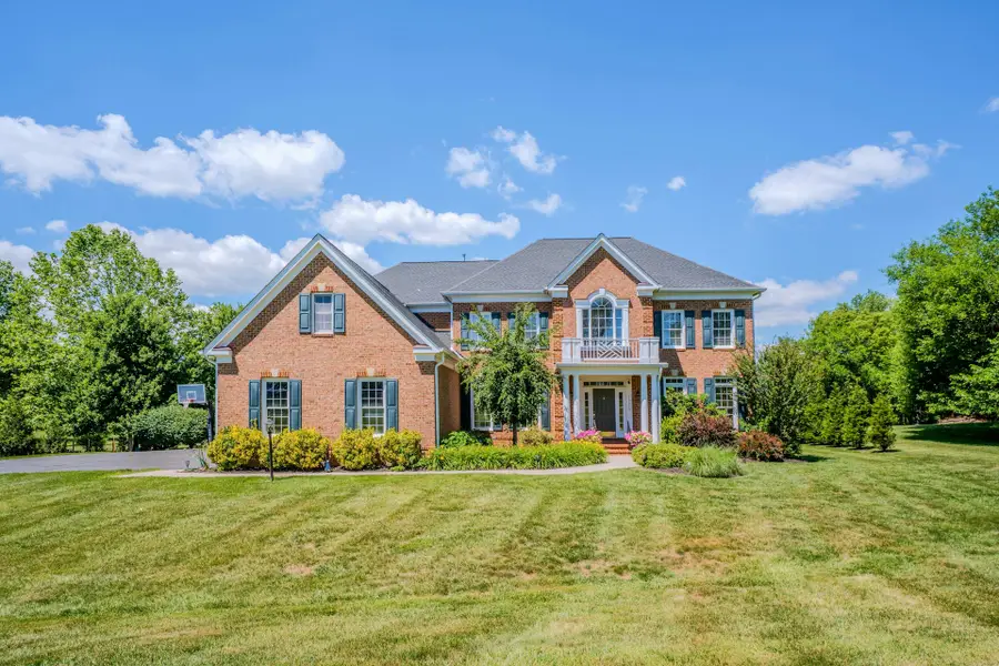 16619 Chestnut Overlook Dr, Purcellville, VA 20132 - #2