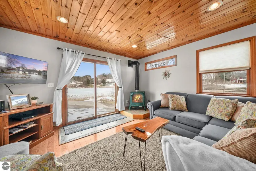 9351 E 50 Road, Cadillac, MI 49601 - #3