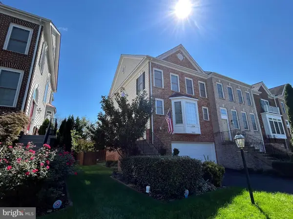 18544 Pineview Sq, LEESBURG, VA 20176