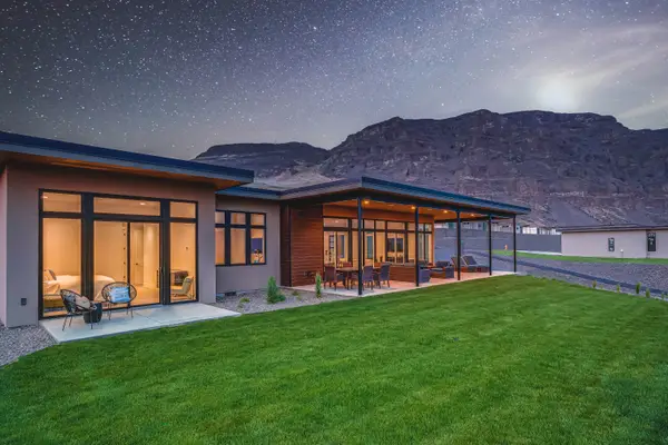 23524 NW Grand Cru Drive, Quincy, WA 98848