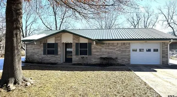 212 College Street, Roxton, TX 75477