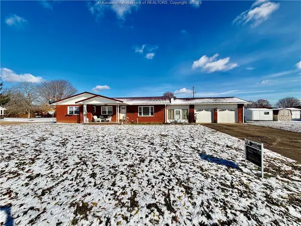 220 Simmons Drive, Millwood, WV 25262