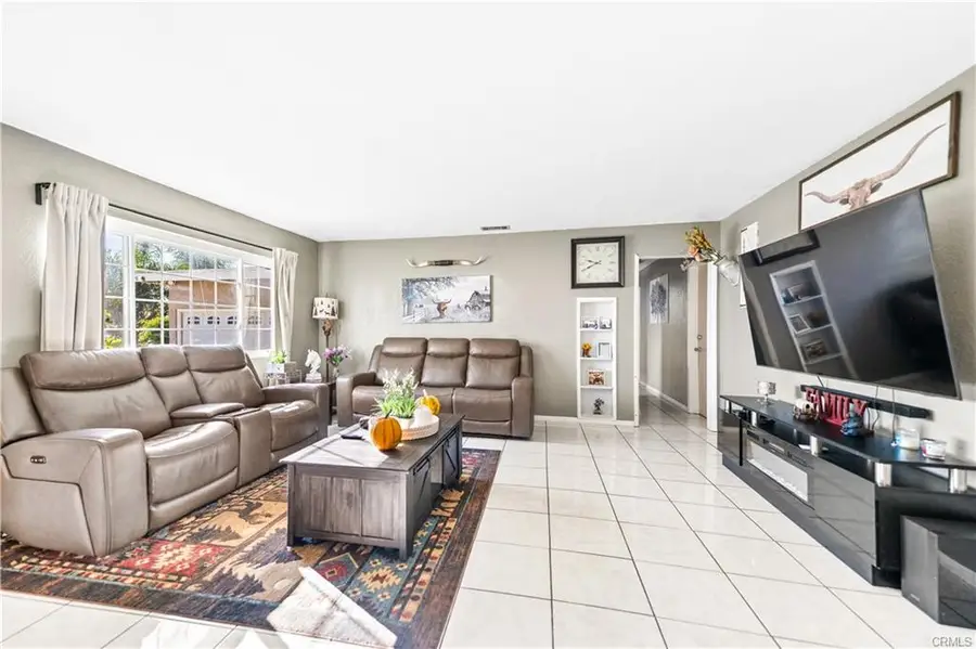 152 E Rosewood, Rialto, CA 92376 - Image #3