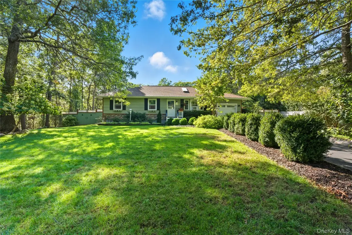 173 W End Avenue, Shirley, NY 11967 - Image #1