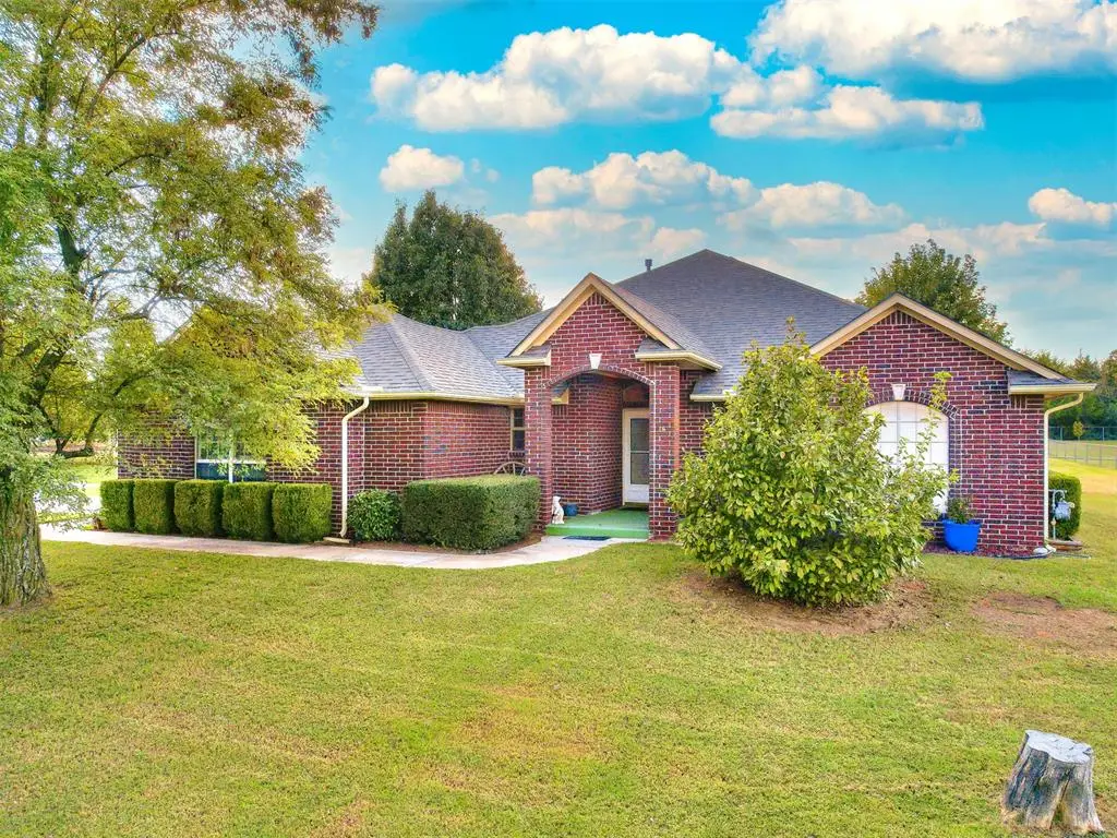 557 Locust Grove Drive, Blanchard, OK 73010 - Image #1