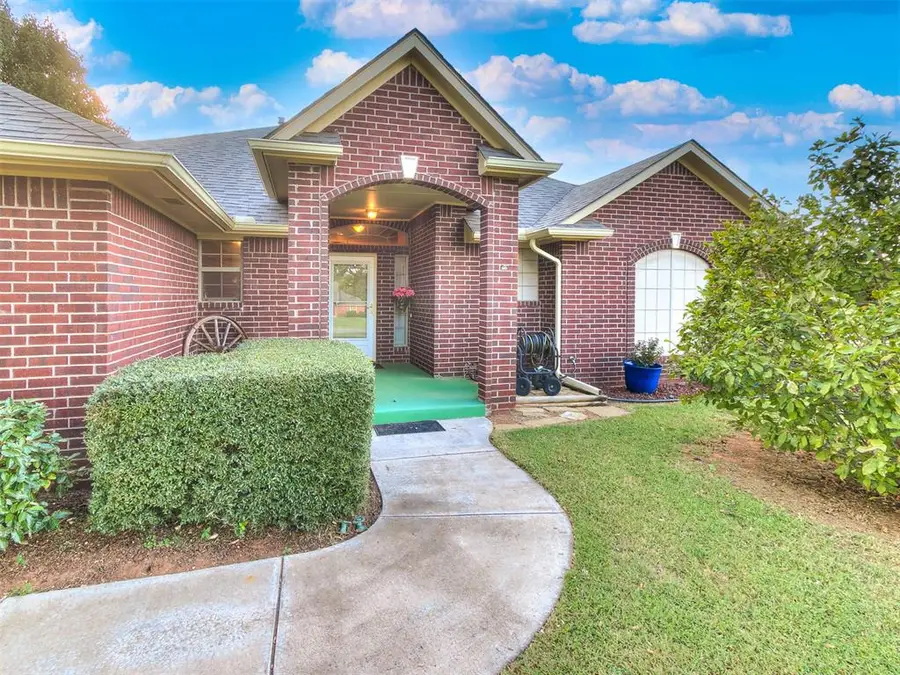 557 Locust Grove Drive, Blanchard, OK 73010 - Image #3