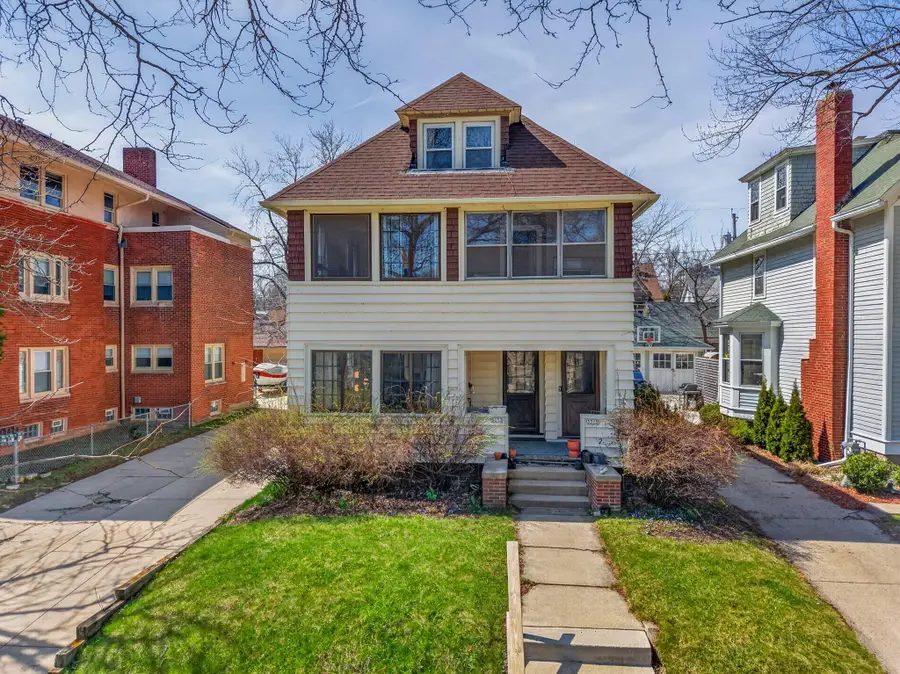3313 N Summit Ave, Milwaukee, WI 53211 - #2