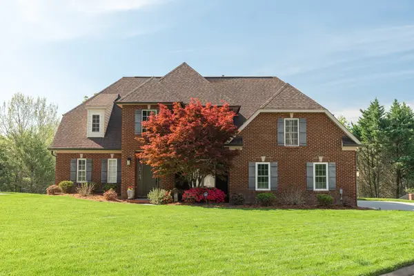 9720 Valley Woods Lane, Knoxville, TN 37922