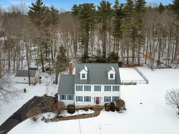 9 Village Drive, Atkinson, NH 03811
