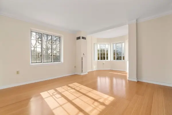 20 Chapel St #B908, Brookline, MA 02446