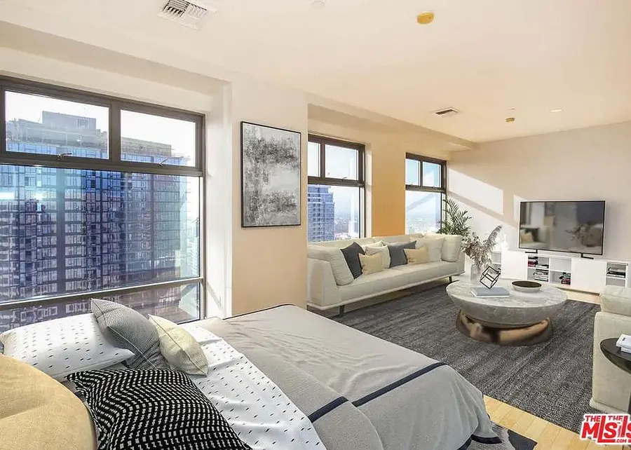 801 S Grand Avenue #2202, Los Angeles, CA 90017 - #2