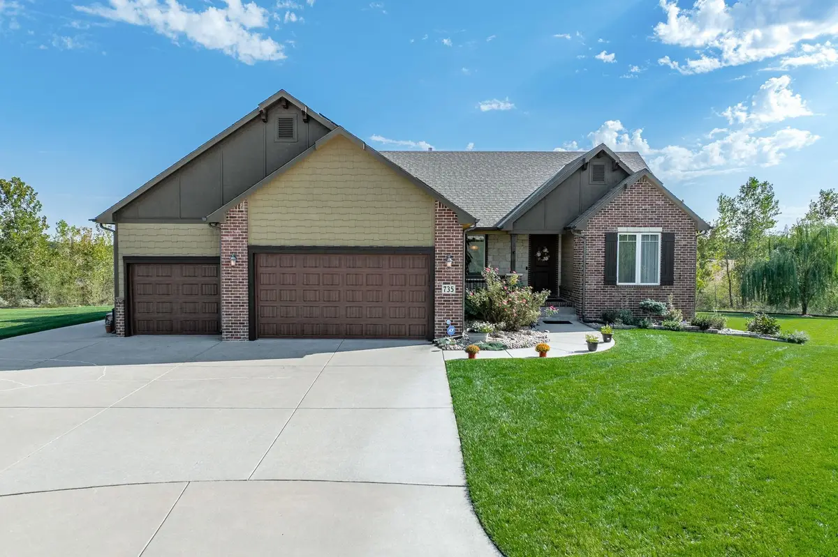 735 Learjet Cir, Benton, KS 67017 - Image #1