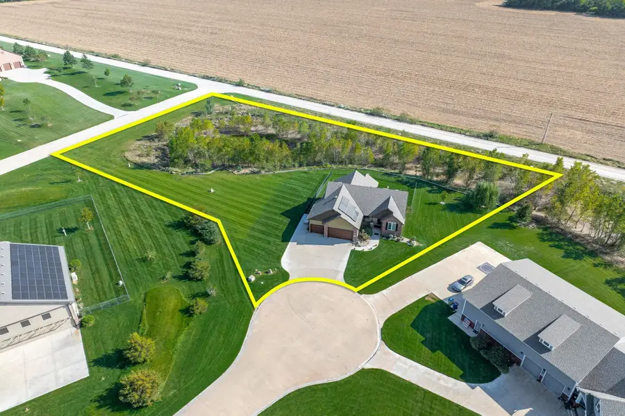 735 Learjet Cir, Benton, KS 67017 - Image #2