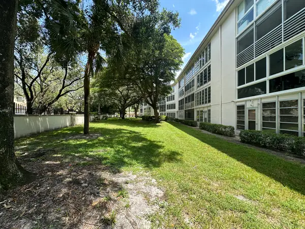 1901 Bermuda Circle #B1, Coconut Creek, FL 33066