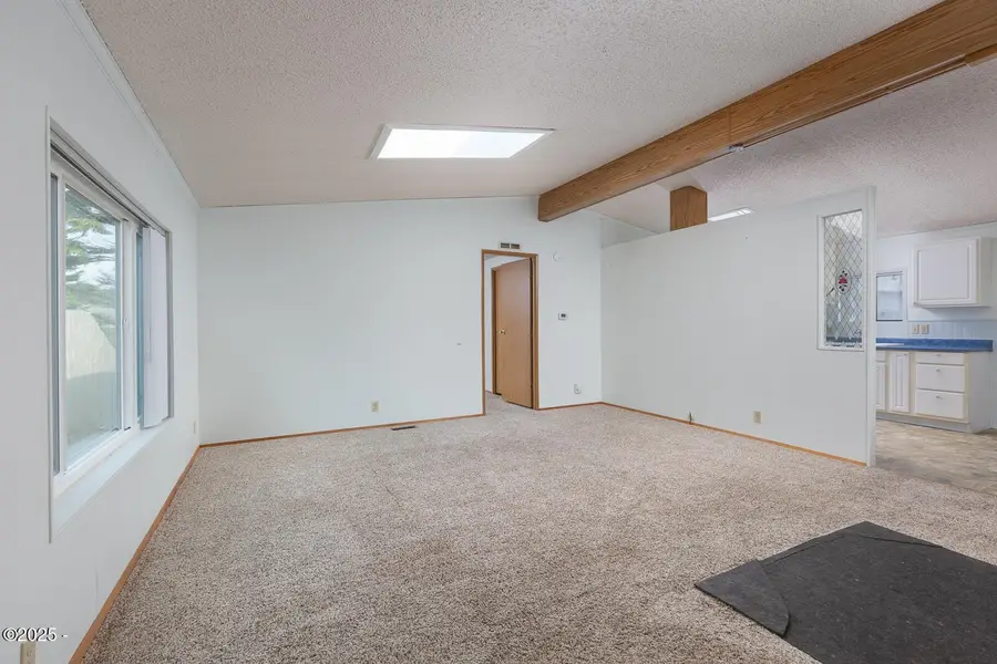 211 NE 70th St, Newport, OR 97365 - Image #2