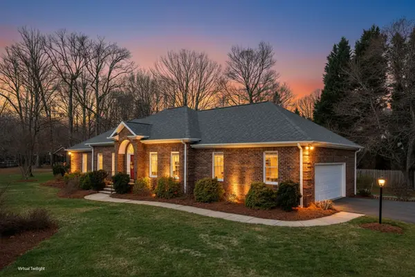 204 W Stonebury Court, Reidsville, NC 27320
