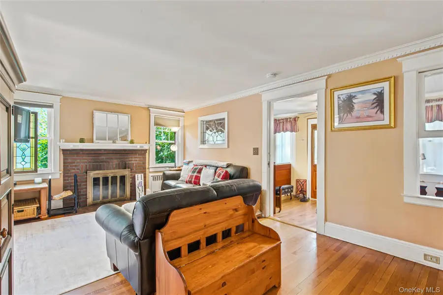 33 Rogers Place, Floral Park, NY 11001 - #3