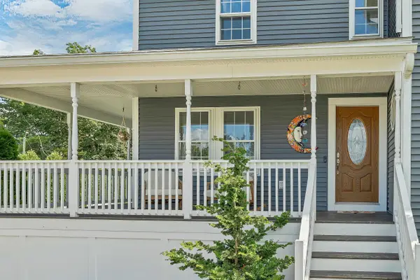 44 Mollie Drive, Manchester, NH 03103