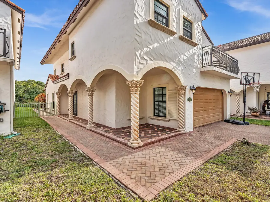 2901 Hidden Harbour St, Dania Beach, FL 33312 - Image #3