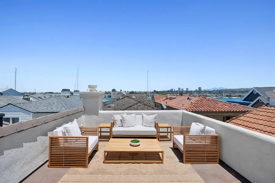 428 E Bay Avenue, Newport Beach, CA 92661 - #3
